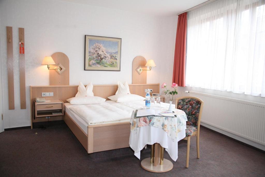 Glocke Weingut Und Hotel Ротенбург-на-Таубере Номер фото